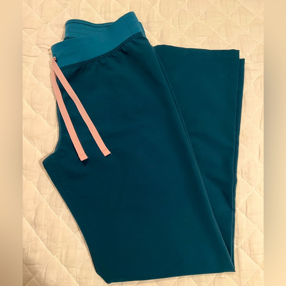 Figs Caribbean Blue Livingston S